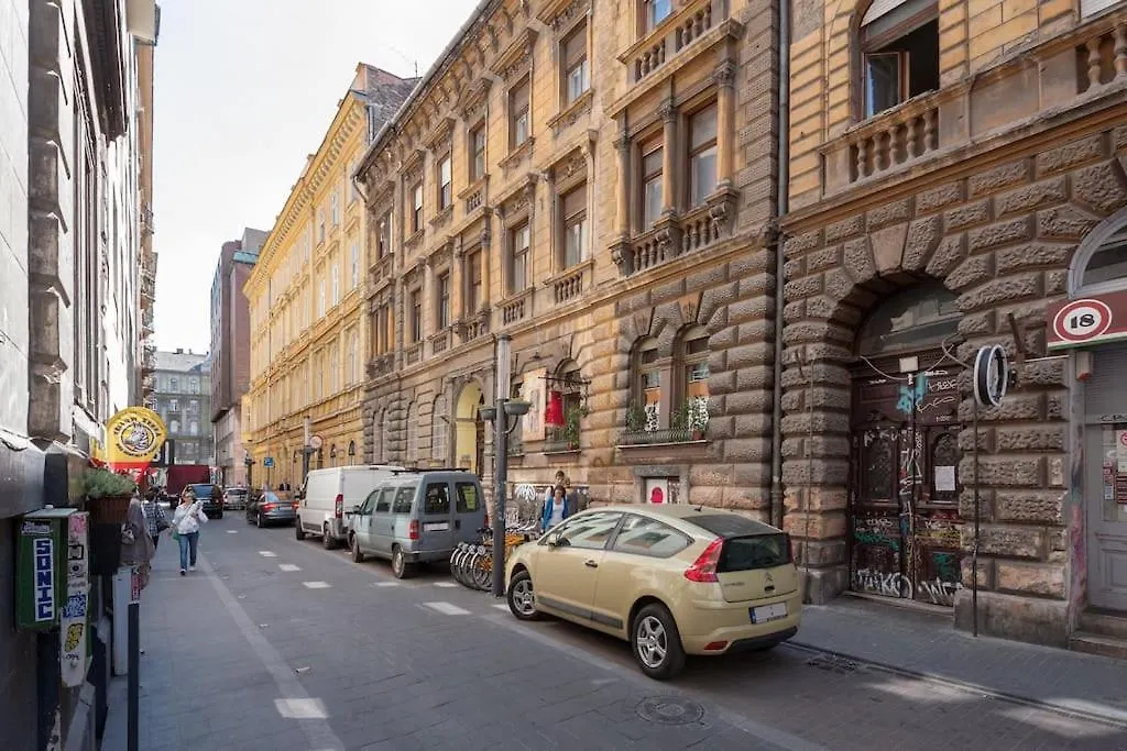 Szimpla-Synagogue-Kazinczy Str Apartment Budapest